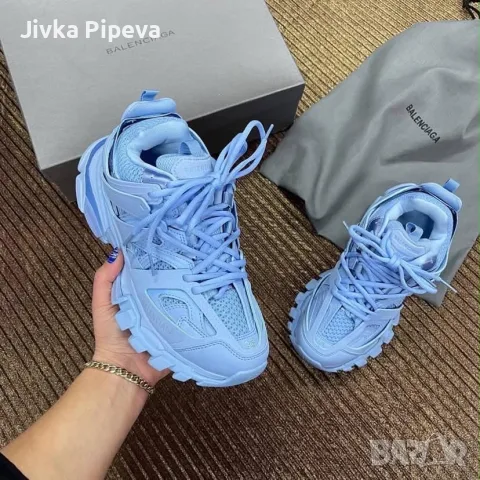 Balenciaga-Track