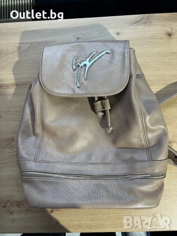 Дамска кожена раница