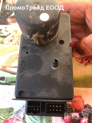 Вакум вакуум помпа централно заключване Мерцедес W202 Mercedes 202 800 10 48 Bosch 0132006344, снимка 2 - Части - 42119526