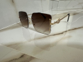 Слънчеви очила с кафеви стъкла и златни метални рамки, снимка 3