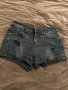 Страхотни дънкови панталонки, снимка 1 - Къси панталони и бермуди - 41536289