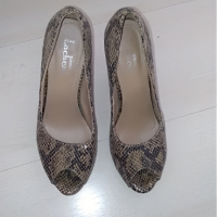 Дамски обувки, снимка 1 - Дамски елегантни обувки - 36317309