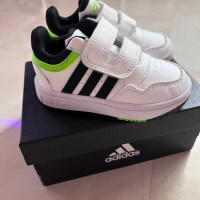 Нови кецове Adidas, снимка 1 - Детски маратонки - 44713191