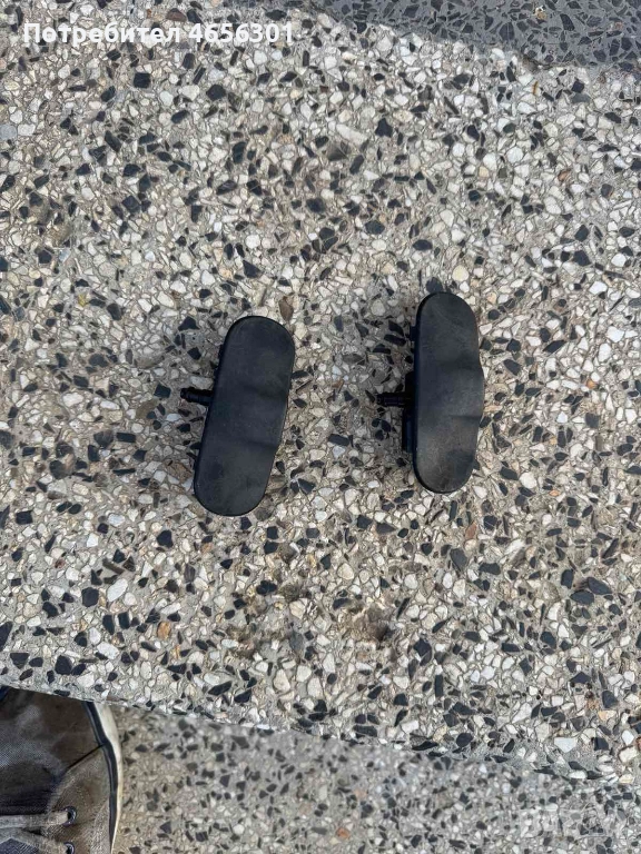 Дясна Пръскалка за предно стъкло на Ауди A4,A5 само по 25лв. броя 8T0955988B, снимка 1