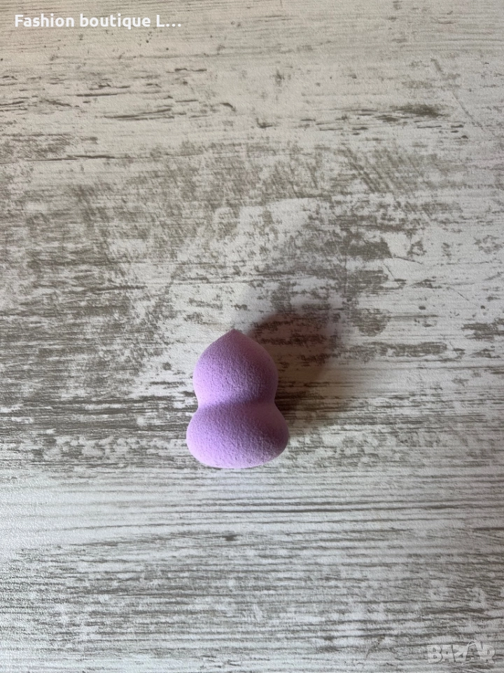 Нова гъбичка за грим тип спонджи в лилав цвят с два различни върха от двете страни за прецизност 💜, снимка 1