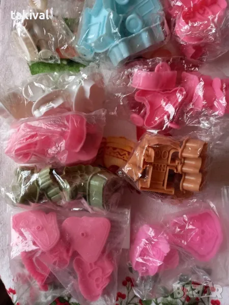 Голям лот сладкарски инструменти- резци, формички за бисквитки, снимка 1