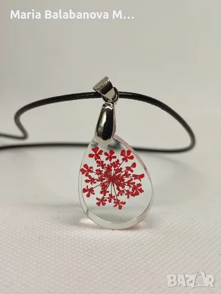 Колиета от епоксидна смола и естествени цветя , снимка 1