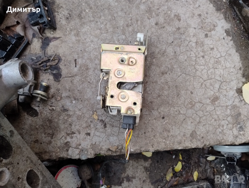 Брава Врата Предна Дясна За Форд Ескорт 1997г / Ford Escort 1997y, снимка 1