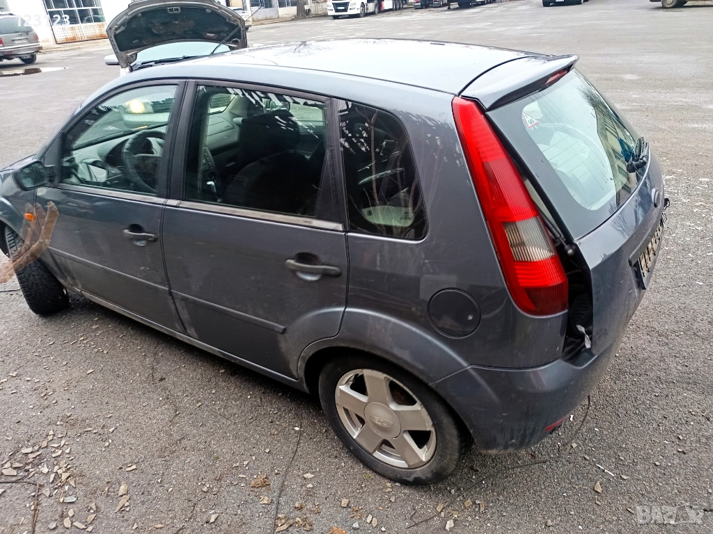 Форд фиеста 1.2 газ на части, снимка 1