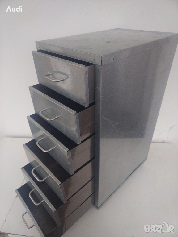 Метален шкаф за инструменти с  6 броя чекмеджета с дръжки. Мобилен на 4 бр колелца, снимка 1