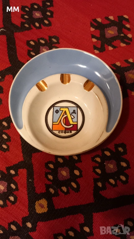 Пепелник Левски София , снимка 1