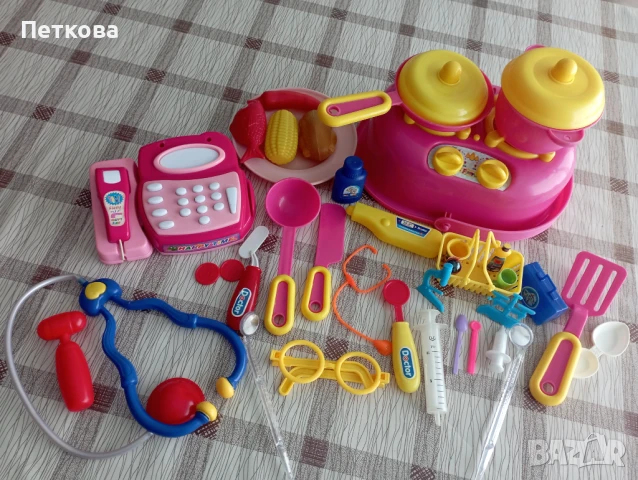 Готварски котлон, касов апарат и лекарски комплект - Страхотни комплекти за игра 