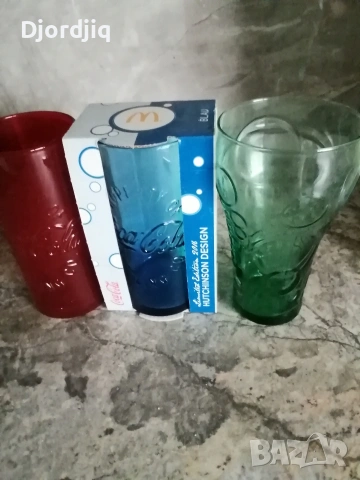 Чаши Кока кола