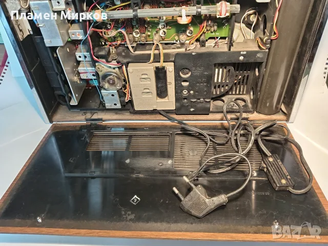 Германски транзистор GRUNDIG Luxus BOY, снимка 8 - Радиокасетофони, транзистори - 55776601