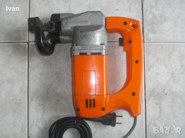 Руски Електрически:Ножица Рязане Ламарина 2,5-3мм/Ръчен Циркуляр ф200мм-1150 Вата-Рязане 65мм-Масивн, снимка 18 - Други инструменти - 40714359