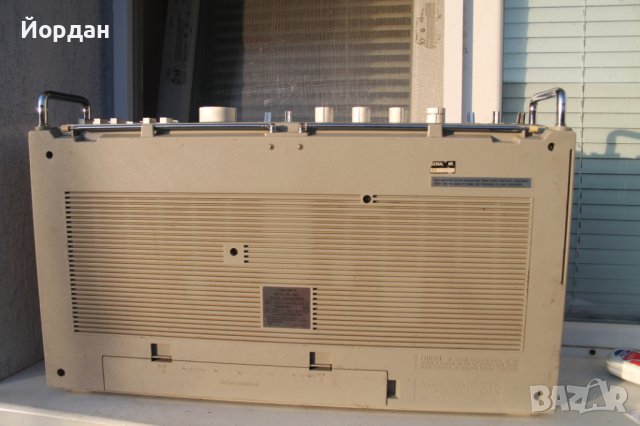 Радио касетофон ''Crown CSC 980 L'', снимка 13 - Радиокасетофони, транзистори - 44436003