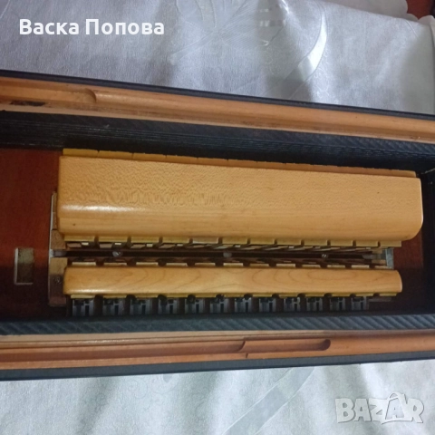 Акордеони Weltmeister Supita 2 бр..акустични,професионални,120 баса., снимка 7 - Акордеони - 52377603