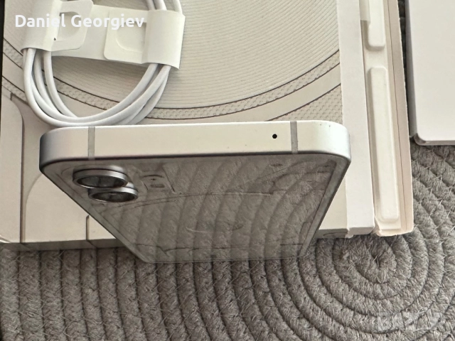 Nothing Phone 1 БЯЛ 256GB 8+2 GB RAM ДВЕ СИМ КАРТИ, снимка 7 - Други - 52561895