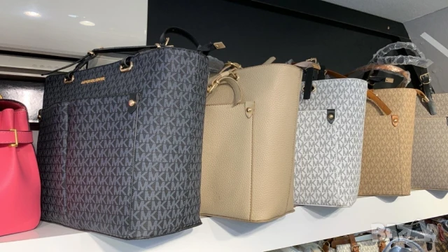 маркови чанти hermes guess pinko coach Michael kors , снимка 5 - Чанти - 50571172