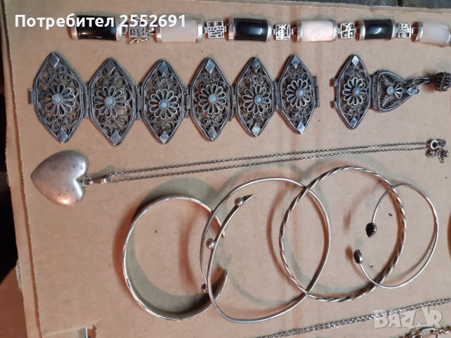 Накити , снимка 6 - Колиета, медальони, синджири - 36189412