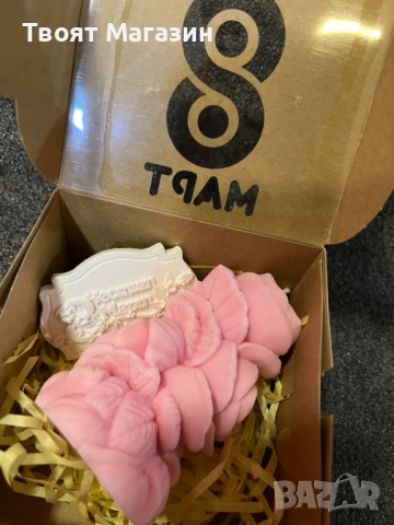 Подарък за 8-ми март: Кутия със соева свещ Рози и магнит "Ръчна изработка", снимка 3 - Подаръци за жени - 53121670