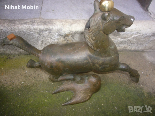 Бронзово конче