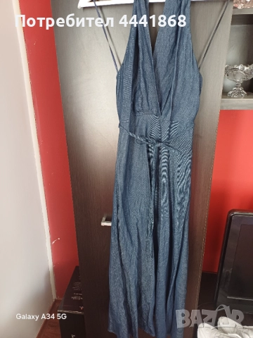 Дамска рокля Zara.Нова не е обличана.Деним.