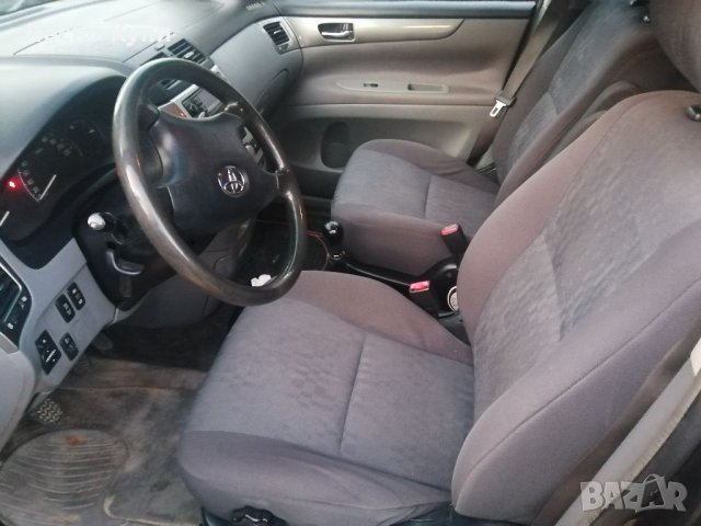 Toyota Avensis verso D4D Тойота Авенсис Версо Д4Д Дата на производство - май 2004г. Дизел , снимка 9 - Автомобили и джипове - 34047419