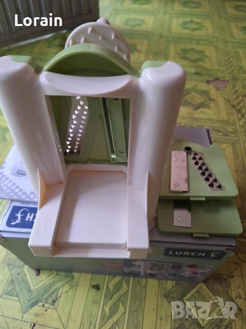 Уред за рязане на плодове и зеленчуци на спирали