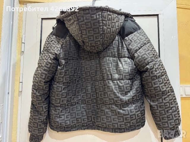 Дамско зимно яке Guess, снимка 4 - Якета - 52354447