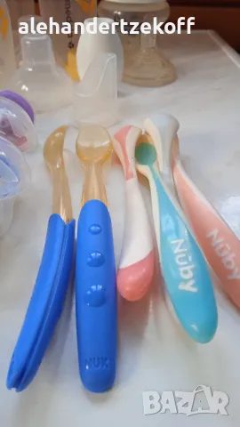 Шишета биберони и аксесоари за бебета Medela, снимка 5 - Аксесоари за кърмачки - 48967106