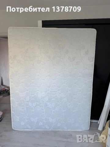 Продава се еднолицев матрак за легло 160/200