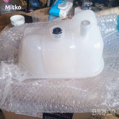 Казанче Антифриз - Разширително С Датчик За Ауди 100 - А6 Ц4 1995г / Audi 100 - A6 C4 1995y, снимка 2 - Части - 44348306