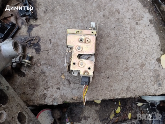 Брава Врата Предна Дясна За Форд Ескорт 1997г / Ford Escort 1997y