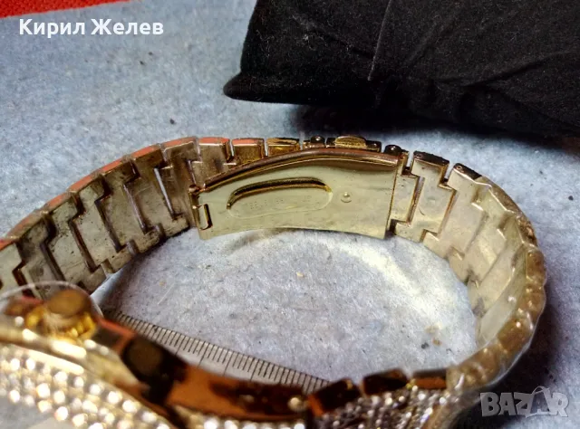 ПРЕКРАСЕН ПОЗЛАТЕН ДАМСКИ КВАРЦОВ ЧАСОВНИК с ИСКРЯЩИ ФАСЕТИРАНИ КРИСТАЛИ и СЕРТИФИКАТ 44071, снимка 9 - Дамски - 47708731