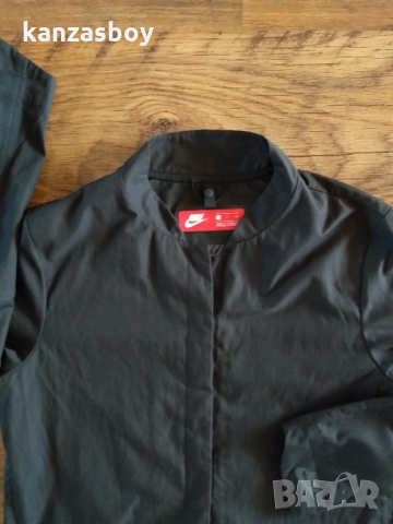 nike - страхотно дамско яке КАТО НОВО, снимка 8 - Якета - 36073728