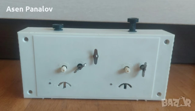 Колекционерски часовник Янтар,шахматен-работи, снимка 2 - Антикварни и старинни предмети - 49179951