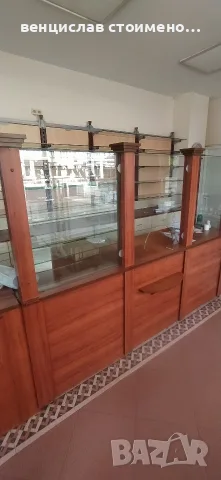 Продавам запазени шкафове витрини , снимка 2 - Витрини - 56197462