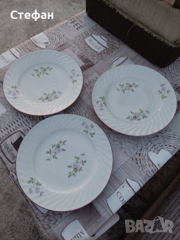 Порцеланови чинии и купичка , снимка 1 - Чинии - 40619465