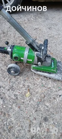 Стрипер за подови настилки машина за къртене.