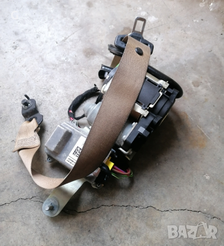 Преден Ляв предпазен Колан Мерцедес W 204 , снимка 3 - Части - 44795338