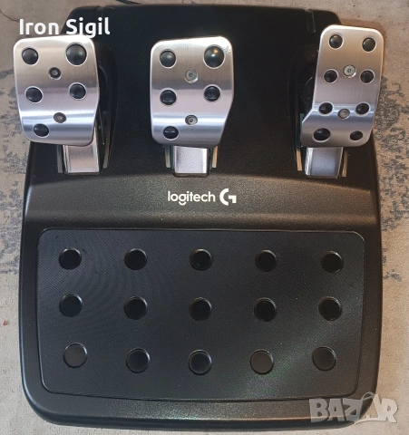 Logitech G923 Волан с Подобрени Педали, снимка 2 - Джойстици и геймпадове - 53809125
