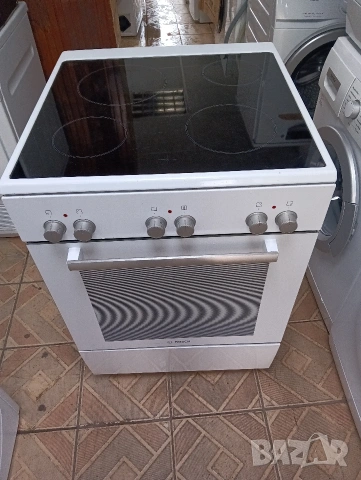 Свободно стояща печка с керамичен плот Бош Bosch с две години гаранция!