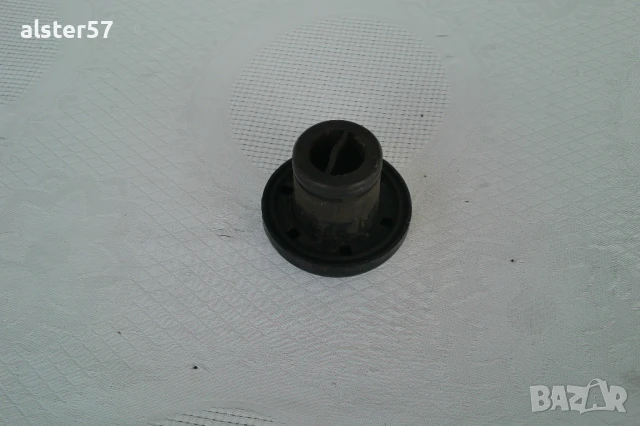 Капачка за масло от Ford Sierra  71HF-6K614-BC., снимка 7 - Части - 50495849