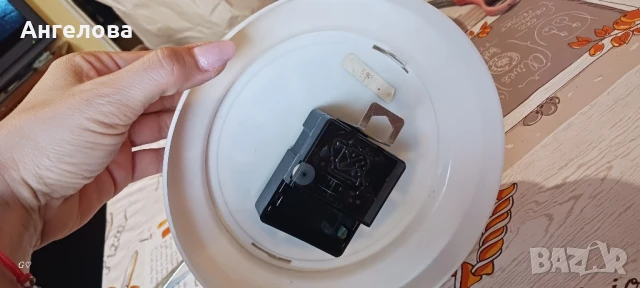 Ретро часовник , снимка 3 - Антикварни и старинни предмети - 50647837