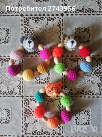 Малки бебешки плетени играчки