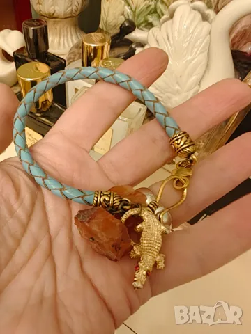 Ръчно изработена гривна с Хесонит позлата и кожа 2