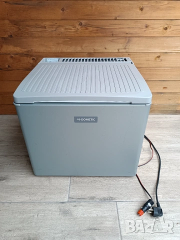 Хладилник на газ 12 и 220волта Dometic