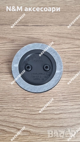 Емблема за преден капак BMW 82мм – F10 F12 F20 F30 F35 юбилейна, снимка 3 - Аксесоари и консумативи - 53483311