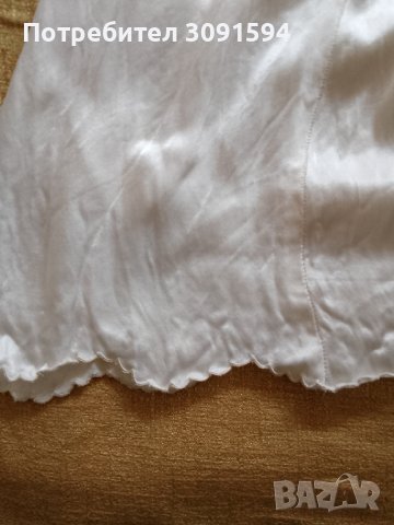 19 век Дамска нощница бродирана  бял копринен сътен, снимка 10 - Антикварни и старинни предмети - 41703315
